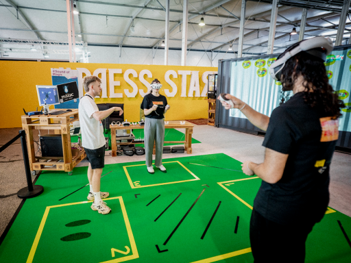 Angespielt Operator probieren selbst ein VR-Spiel aus